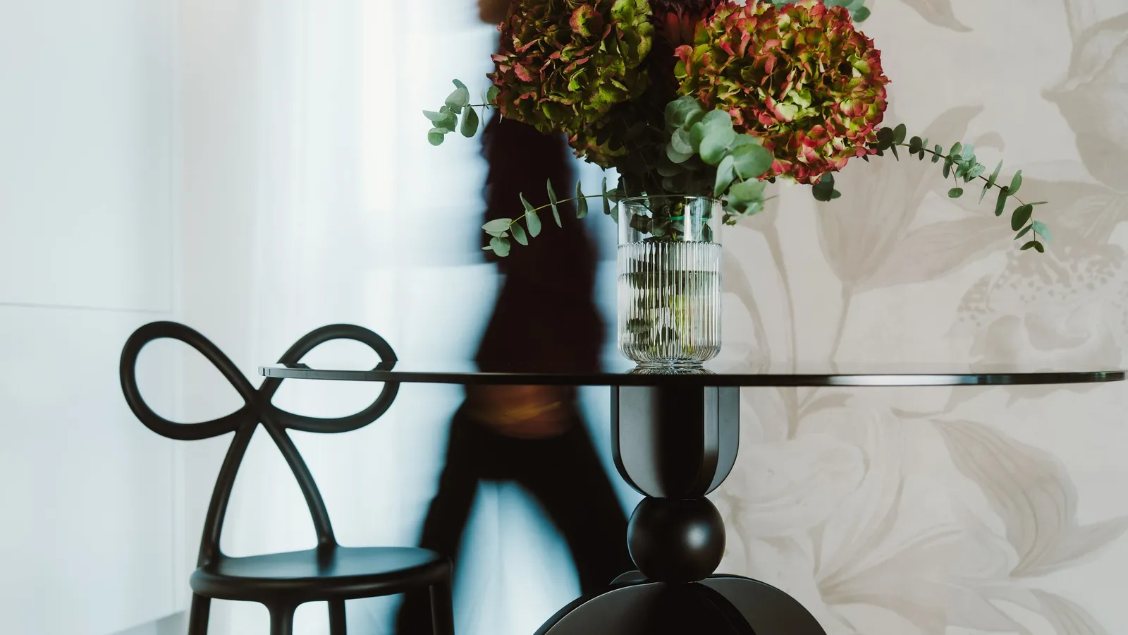 Ballerina dining table